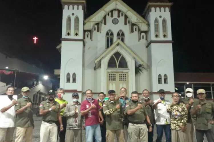 Personil Komando Anak Kesatrian (KAK) ikut mengamankan Ibadah Misa Natal di Gereja Anthanatias Semarang (Sadono)