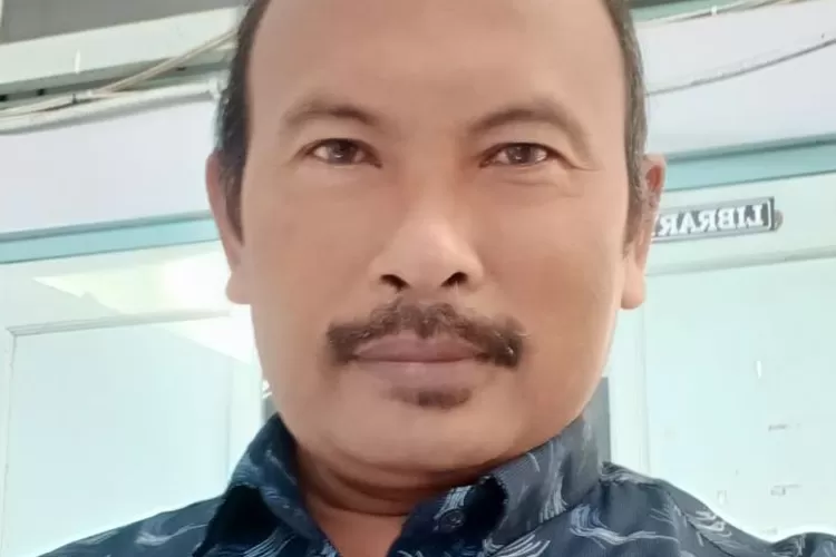  Imam Taufik, SPd, MPd, Guru Bahasa Indonesia SMA Negeri 1Semarang. (dok Pribadi)