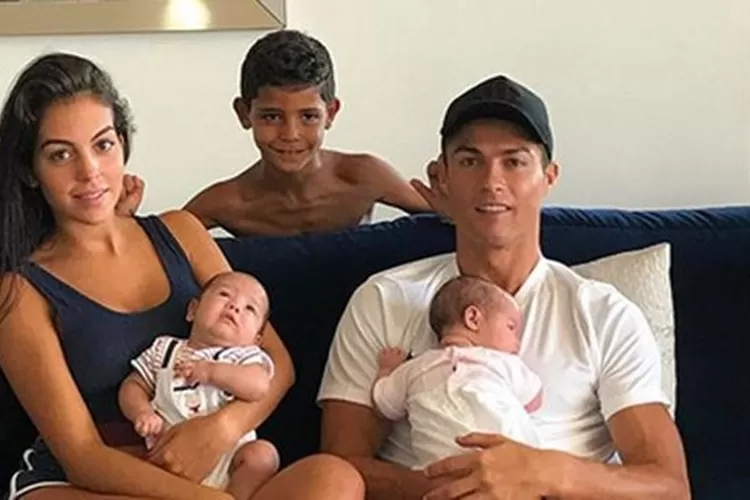 Ronaldo dan istri