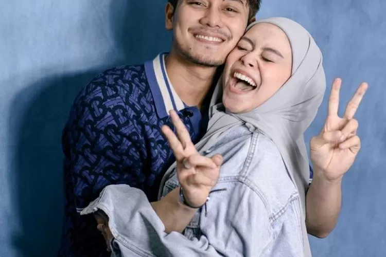 Lesati Kejora dan Rizky Billar akan membuat Leslar Metaverse dan Aset Kripto  yang diluncurkan ke pasar. (Instagram @lestikejora)