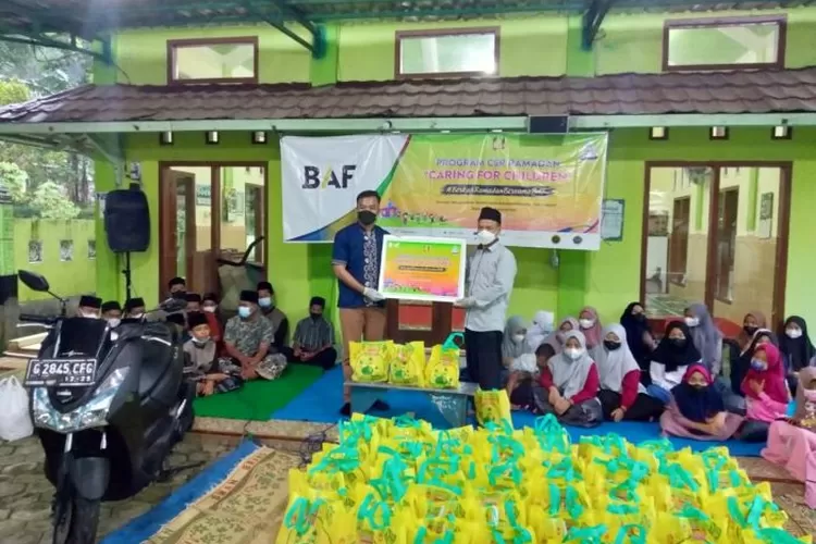 PT Bussan Auto Finance (BAF) yang di tahun ini memasuki usia ke-25 tahun kembali memberikan bantuan kepada anak-anak di seluruh Indonesia melalui Program CSR Ramadan BAF Caring for Children 2022.  (dok BAF)