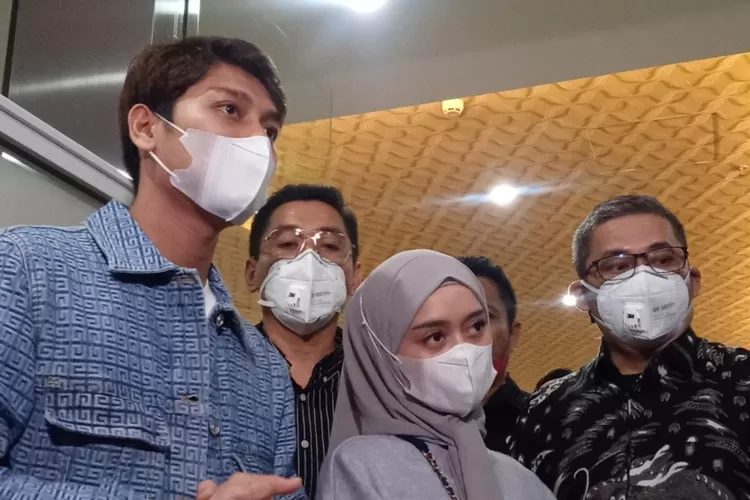 Rizky Billar, Lesty kejora dan kuasa hukum mendatangi bareskrim Polri untuk melakukan pemeriksaan (Foto : Gorajaura/ Pmjnews)
