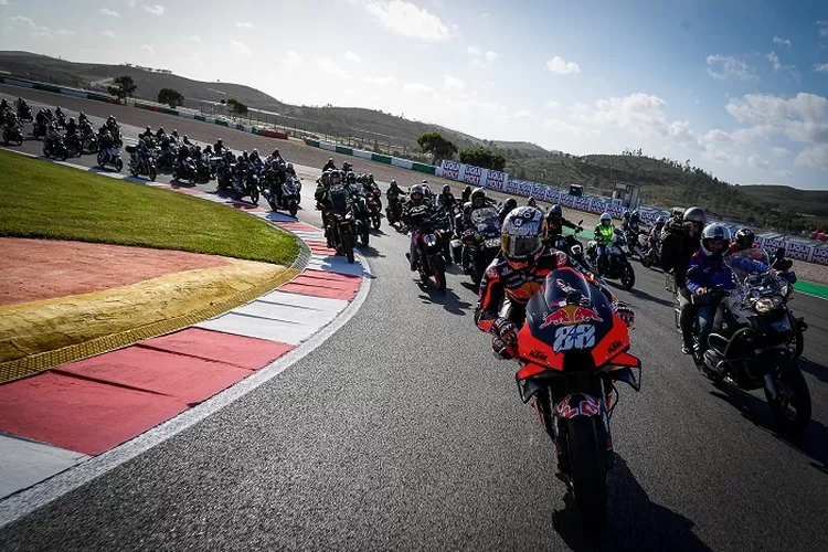 Jadwal Lengkap MotoGP Portugal Dari Free Practice Hingga Race Tanggal 22 April 2022 sampai 24 April 2022 di Aut&oacute;dromo Internacional do Algarve Portugal. ( www.twitter.com/@motogp)