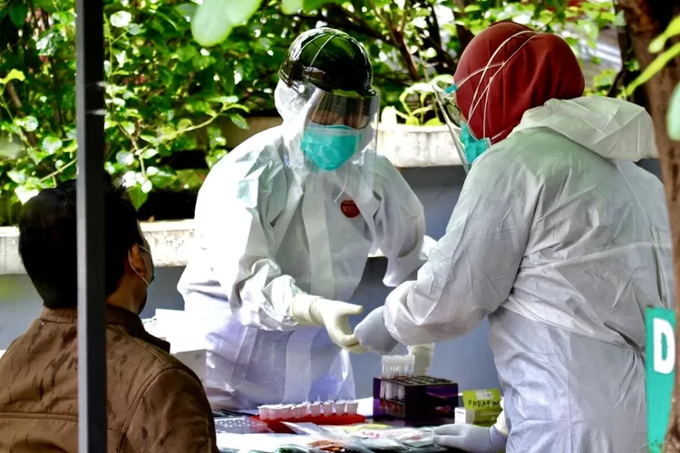 [Ilustrasi] Tenaga Kesehatan Indonesia menjadi garda terdepan dalam menghadapi pandemi Covid-19 - Foto: Henry Lukmanul Hakim