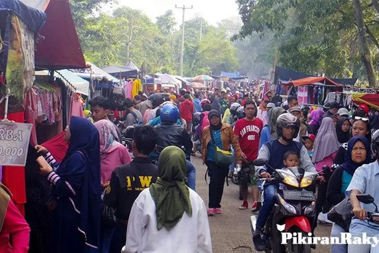 Pasar Tumpah (Foto: Portalbandungtimur.pikiran-rakyat.co)
