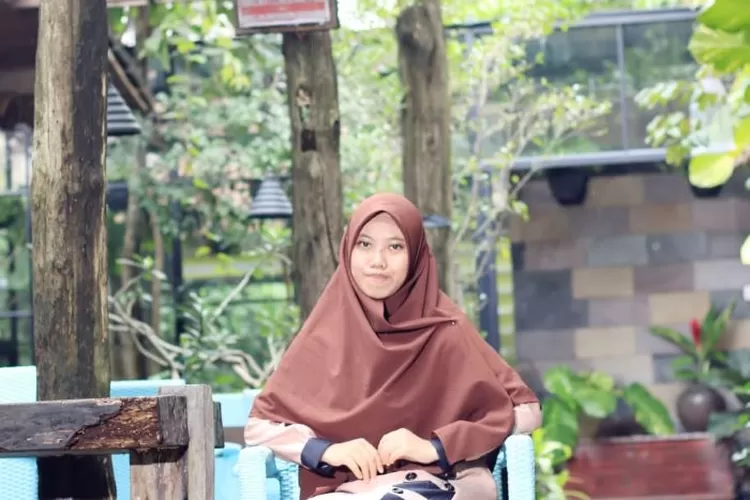 Eka Kusuma Putri, Mahasiswi S1 Ekonomi Pembangunan UNS Surakarta. (dok pribadi.)