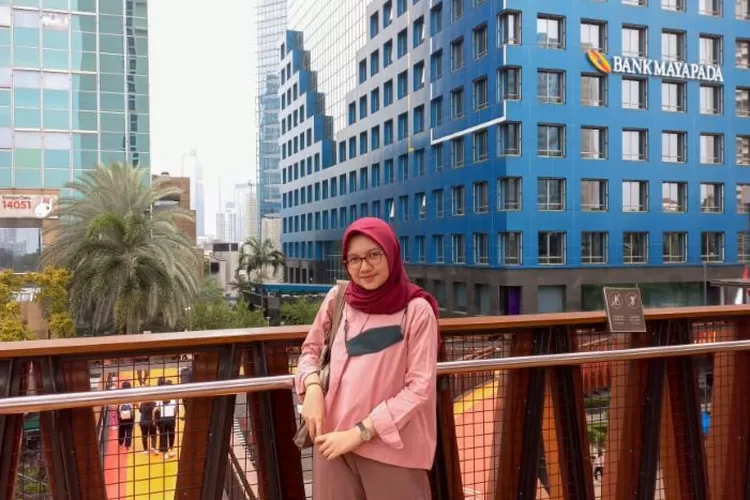  Rosa Atira, Mahasiswi UNS Surakarta. (dok pribadi)