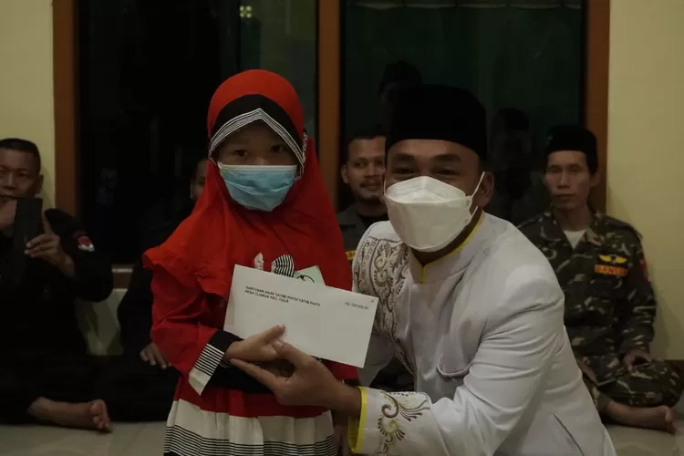 Bupati Batang Wihaji saat memberikan sambutan di Masjid Nurul Huda Desa Cluwuk, Kecamatam Tulis.  (Muslihun / kontributor Ayo di Batang)
