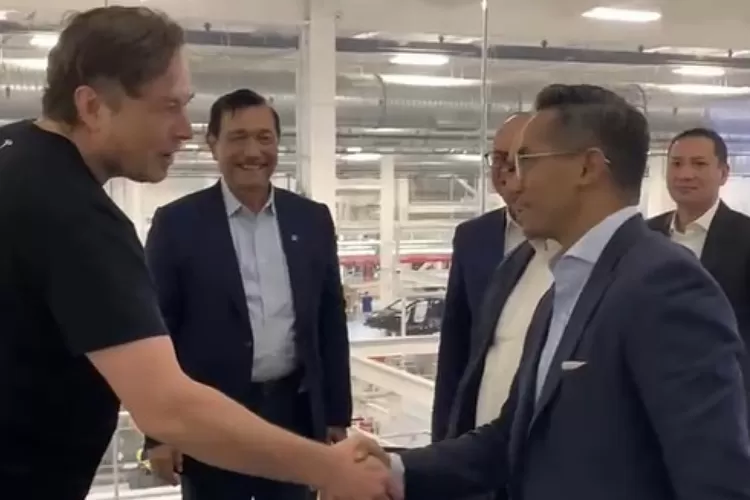 Elon Musk terima delegasi Indonesia dengan gaya santai (Instagram/ anindyabakrie)