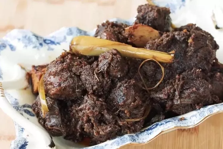 Rendang daging khas Padang ala Chef Devina Hermawan. (Gorajuara/dok: Cookpad/ Devina Hermawan)