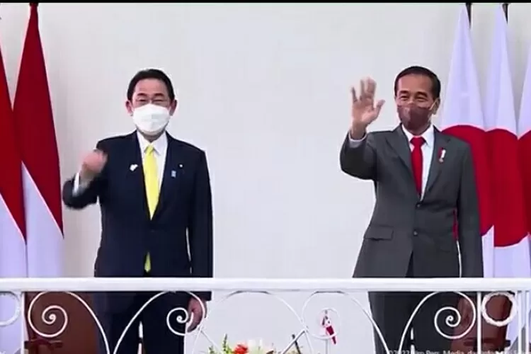 Presiden Jokowi dan PM Jepang Fumio Kishida. (Tangkapan layar YouTube Sekretariat Presiden )