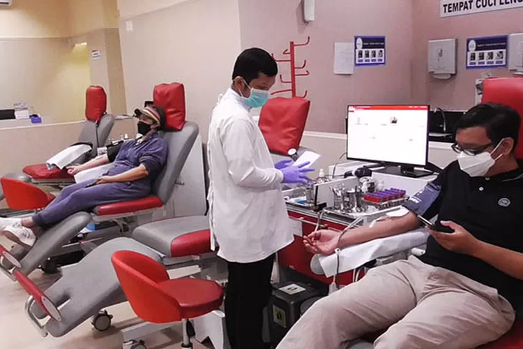 Hanya Sedikit Pendonor yang datang ke PMI Kota Bandung Sehingga Stok Darah Menjadi Kritis (Budi Hartati)