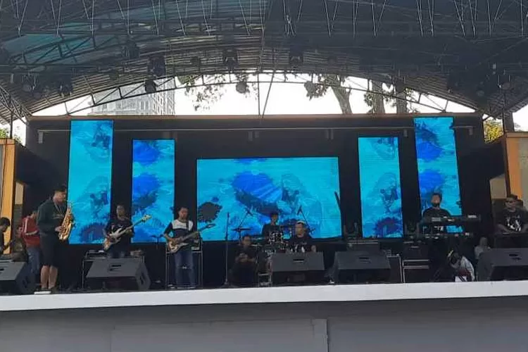 Konser Ngambyar mengenang dua tahun Didi Kempot di Bengawan Solo Park TSTJ Solo (Endang Kusumastuti)