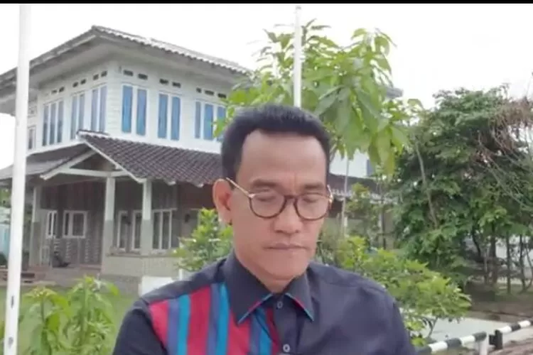 setoran Freeport akan kembali sangat berkurang kepada entitas pemegang saham mayoritas, karena ada peminjaman utang lagi (YouTube/Refly Harun)