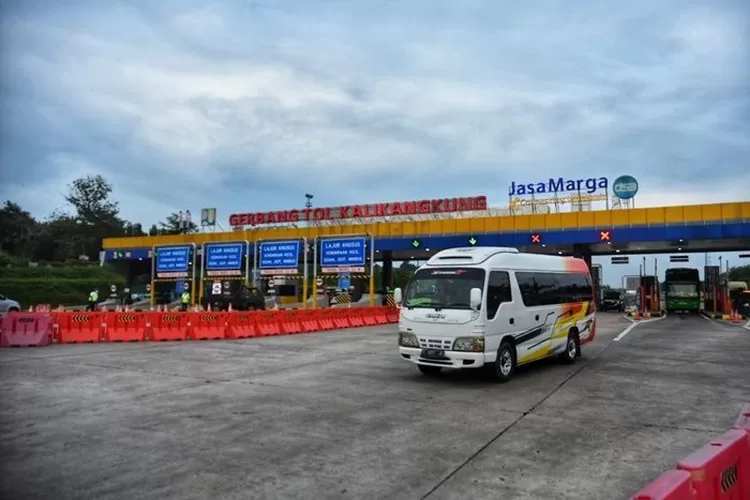 Jalur Tol Semarang-Jakarta maupun sebaliknya sudah kembali normal mulai hari ini, Senin 9 Mei 2022. (Ayosemarang.com/ Audrian Firhannusa)