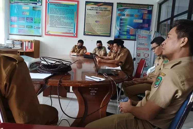 Keterangan: "Diskominfo SP melakukan pertemuan pascacuti lebaran, Senin (9/5/2022), di Ruang Media Center"