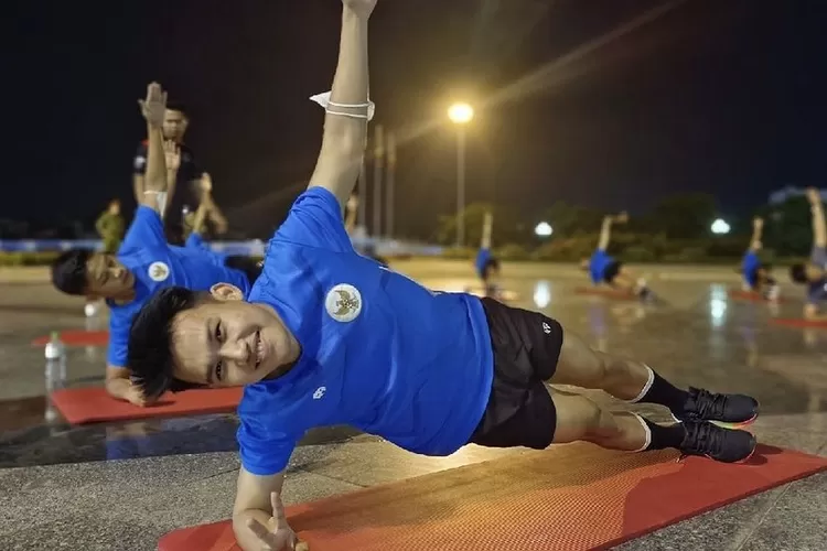 Pemain Timnas U-23, Witan Sulaeman saat melakukan latihan perdana setibanya di Vietnam (Instagram/@pssi)