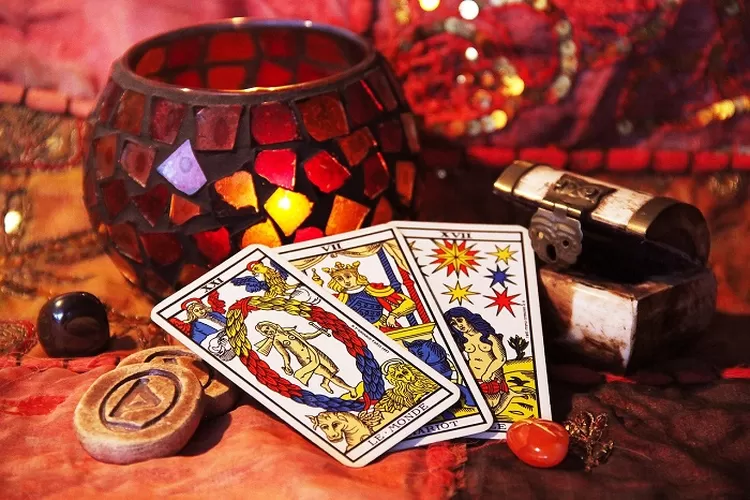 Ilustrasi terawangan prediksi Ramalan Kartu Tarot, Minggu 14 Agustus 2022 untuk Zodiak, Aries, Virgo, Leo, Taurus, Cancer dan Gemini. /Pixabay