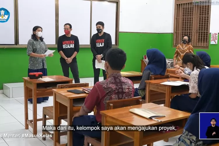 Mendikbudristek Sampaikan Manfaat Mengikuti Ekstakurikuler Saat Menjadi Guru Tamu di SMP Negeri 5 Jakarta  (Gorajuara.com/dok. kemdikbud.go.id)