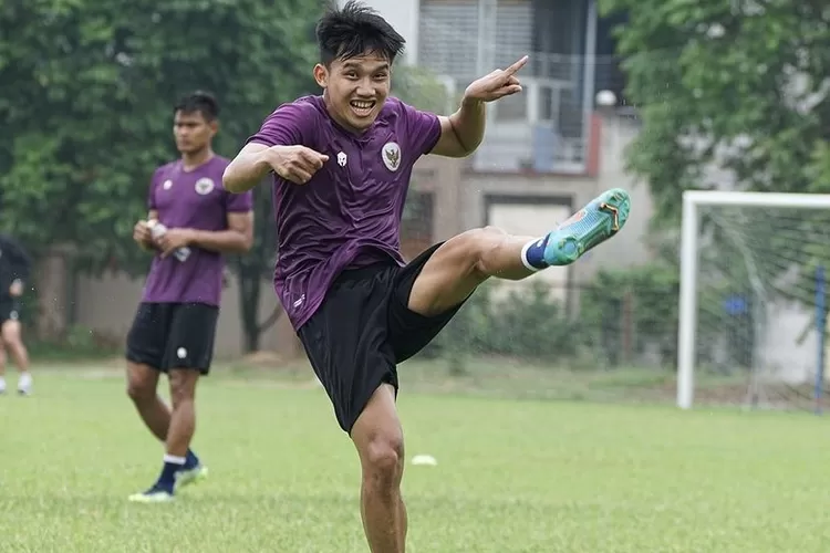 Witan Sulaeman saat melakukan sesi latihan jelang lawan Filipina (12/5/2022) (Instagram/@pssi)