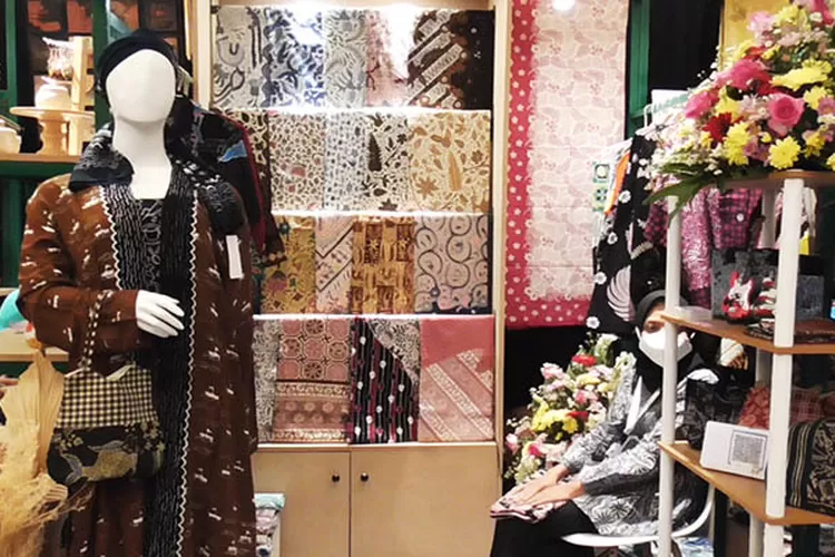 Beberapa produk UMKM Jabar Dipamerkan Dalam KKJ 2022 Sebagai Upaya Bangkit dari Pandemi Covid-19 (Budi Hartati)