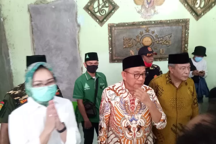 Bendum NU DKI M Taufik dan mantan Wali Kota Tangsel  Airin Rahmi Diany berhalal bihalal di kantor Cabang NU Jakarta Utara, Minggu (15/5/2022).
