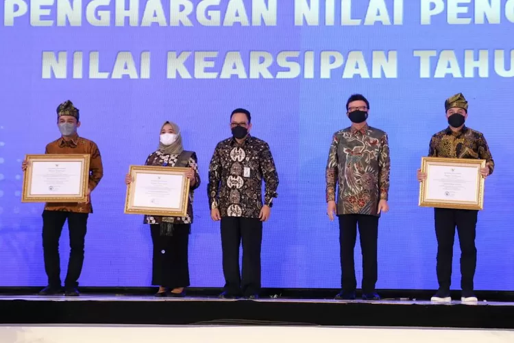 Raih Nilai Sangat Memuaskan, Sleman Terima Penghargaan Anugerah ...