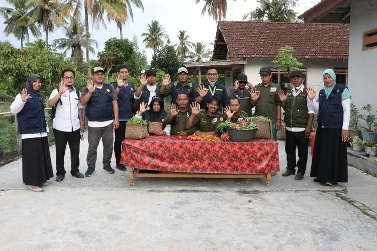 Proses pembuatan video dokumenter di KWT Mawar Desa Sumber Harum, Mappedeceng (Dok.LHR)