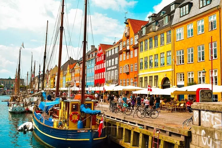 Kota Kopenhagen di Denmark dinobatkan menjadi kota terbaik di dunia dalam hal work life balance ( pixabay.com @ExplorerBob)