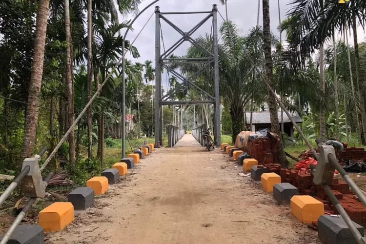 Kementerian Pekerjaan Umum dan Perumahan Rakyat (PUPR) memulai pembangunan 4 jembatan gantung sepanjang 384 meter untuk meningkatkan konektivitas antar desa di Provinsi Aceh.