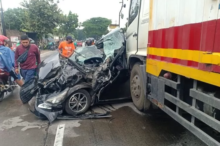 Ilustrasi. Kecelakaan di Banyumanik atau di Jalan Perintis Kemerdekaan.  (Satlantas Polrestabes Semarang)