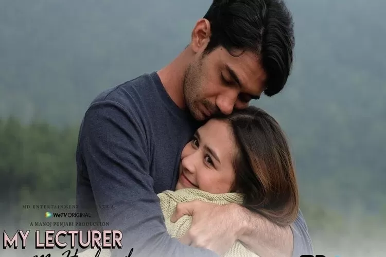 Sinopsis Film My Lecturer My Husband 2, Adegan Prilly Latuconsina Reza Rahadian Kalahkan KKN di Desa Penari. /WeTV