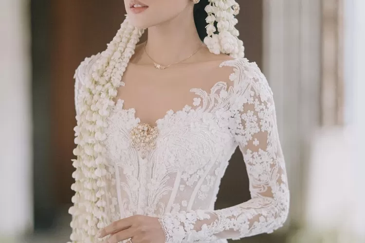 Tampil Cantik dengan Gaun Pengantin, Maudy Ayunda Dikabarkan Resmi Menikah (Instagram @maudyayunda)