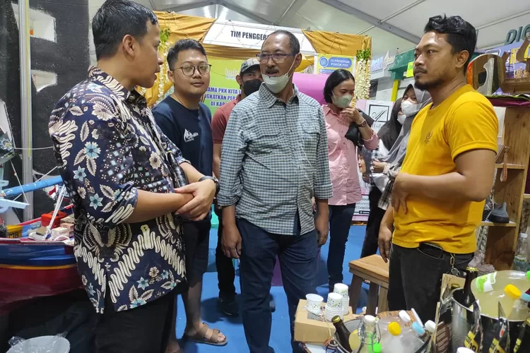 Stan Komite Ekonomi Kreatif saat mengikuti Batang Expo 2022 yang berlangaung di Jalan Veteran Batang beberpa hari lalu.  (Dok KEK Batang)