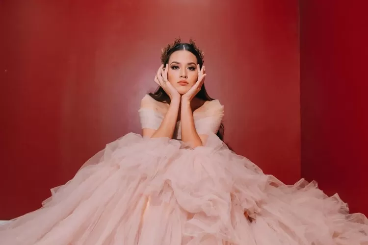 Lirik lagu Tentang Dirimu yang dipopulerkan oleh Raisa. (Instagram @raisa6690)