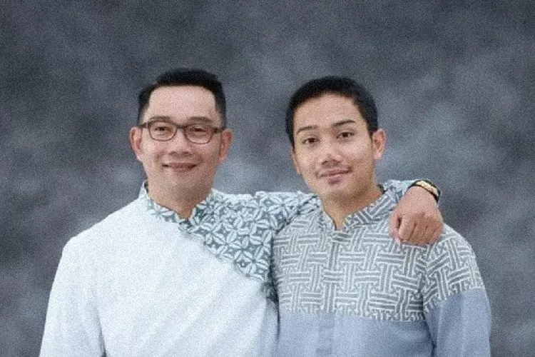 Elpi Nazmuzaman bersama sang ayah. (Instagram/@elpinazmuzaman)