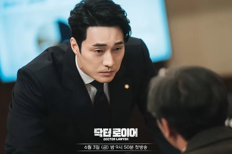 So Ji Sub di drama terbarunya berjudul Doctor Lawyer (Twitter @namgoongmeng)