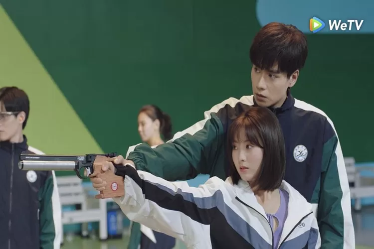 Hu Yi Tian dan Fair Xing dalam drama Hello the Sharpshooter (Twitter @zeyonetwothree)