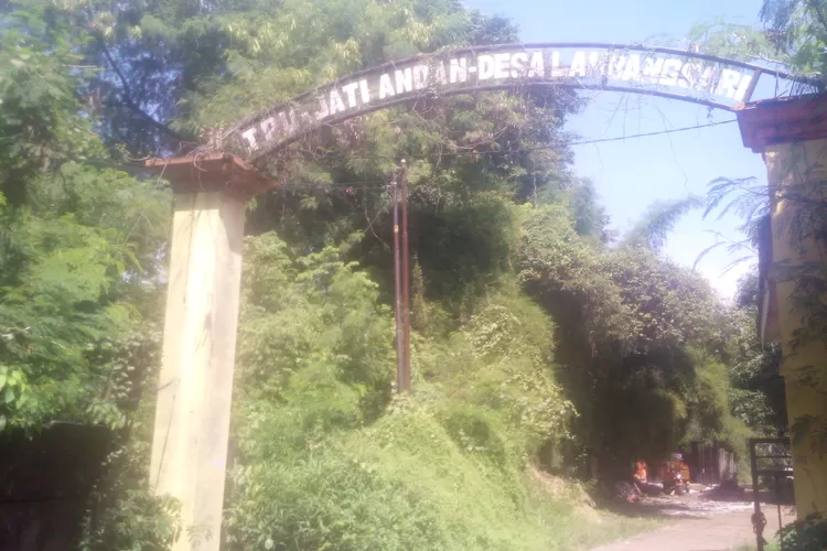 TPU Jati Andan di Kampung Buaran, Desa Lambangsari, Kecamatan Tambun Selatan, Kabupaten Bekasi. (FOTO: Dharma/Suarakarya.id)