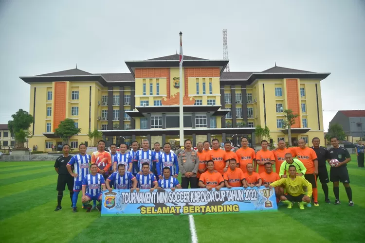 Turnamen Mini Soccer Kapolda Cup 2022 dibuka Kapolda Lampung Irjen Hendro Sugiatno (Polda Lampung )