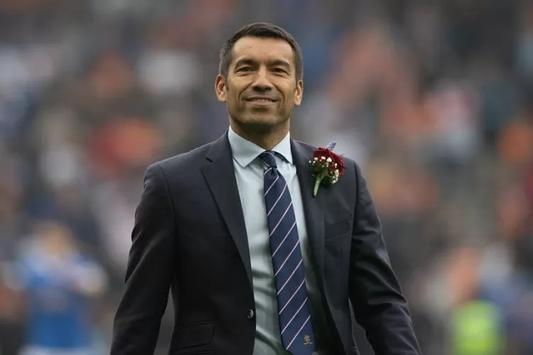 Giovanni Van Bronckhorst menjadi pelatih klub Rangers FC menggantikan Steven Gerrard (Twitter @Football_Scot)