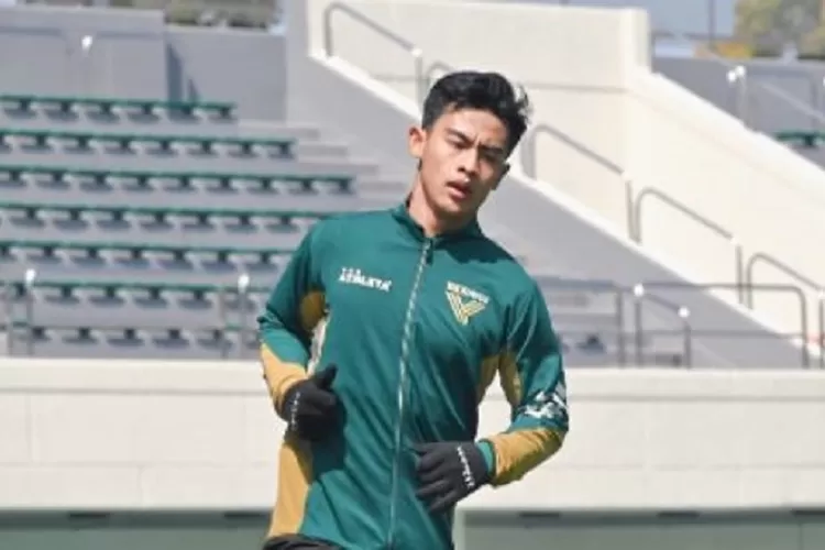  Pratama Arhan &ndash; Tokyo Verdy ( instagram.com/@pratamaarhan8)