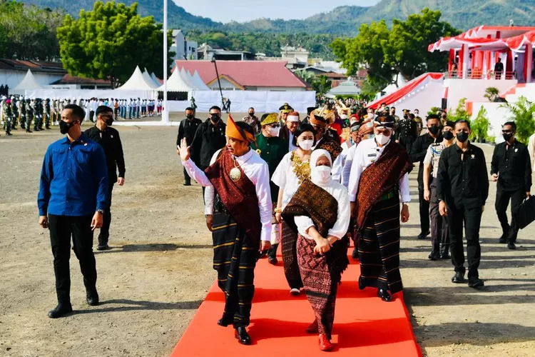 Kenakan Pakaian Adat Ende, Jokowi Pimpin Upacara Harlah Pancasila Tahun 2022 (BPMI)
