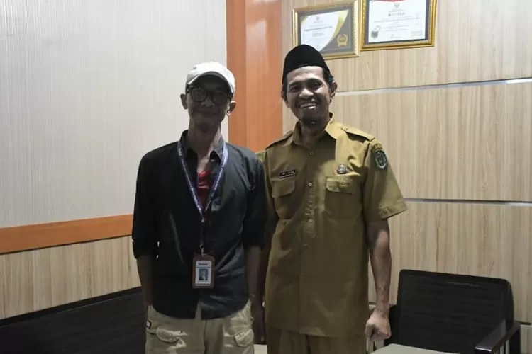 Kadis Kominfo, Arief R. Palallo, saat menerima perwakilaan PT Fiberhome, perusahaan yang akan mengerjakan pembangunan BTS di Seko (Dok. LHR)