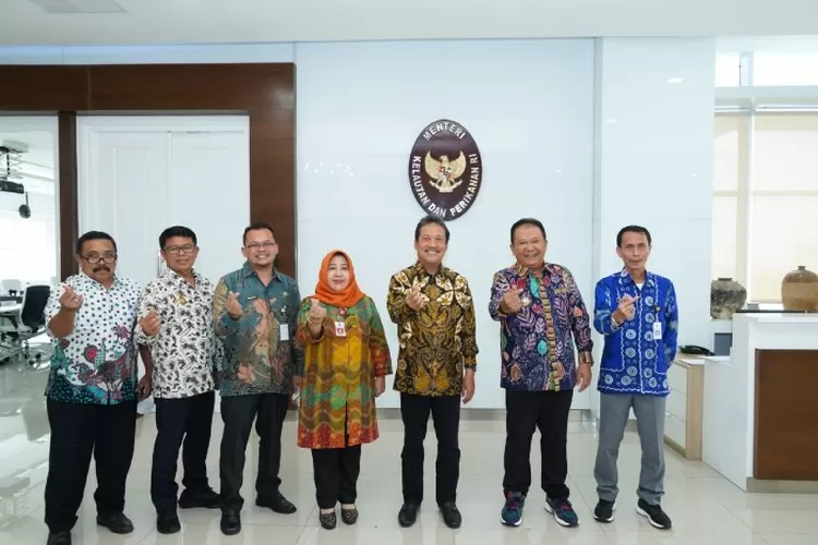 Menteri KKP Trenggono Dukung Pengembangan Potensi Perikanan di Jember
