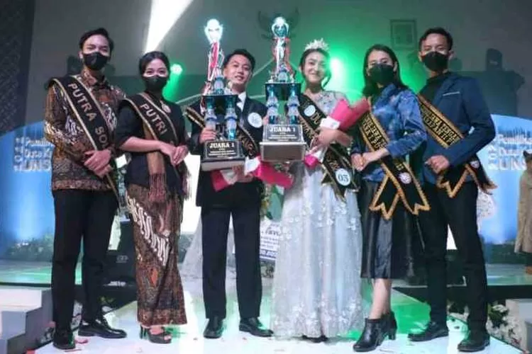 Para pemenang Dutq Kampus UNS 2022 (Endang Kusumastuti)