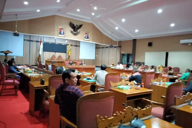 Kegiatan Rapat Dengar Pendapat konflik pengelolaan lahan Koperasi Cempaga Perkasa (Cholid Tri Subagiyo)