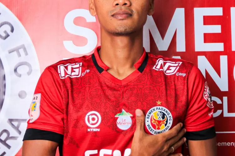 Usai Berlabuh ke Sriwijaya FC, Dwi Andika Cakra Yudha Resmi Berseragam Semen Padang FC
