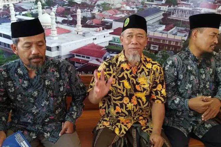 Pimpinan Ponpes Al Mukmin Ngruki Sukoharjo saat menggelar konferensi pers di Ponpes setempat (Endang Kusumastuti)