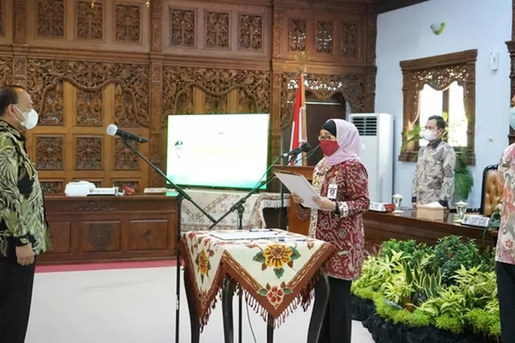 Pelantikan dan pengambilan sumpah jabatan Pj Sekda Batang Ari Yudianto oleh Pj Bupati Batang Lani Dwi Rejeki.  (Muslihun/Kontributor Batang)